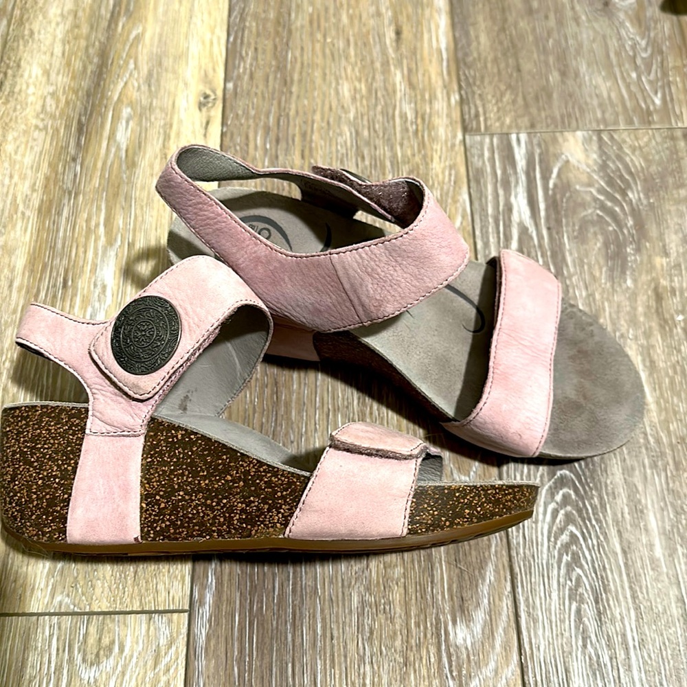 Abeo Lavender Suede Confort Platform Sandals